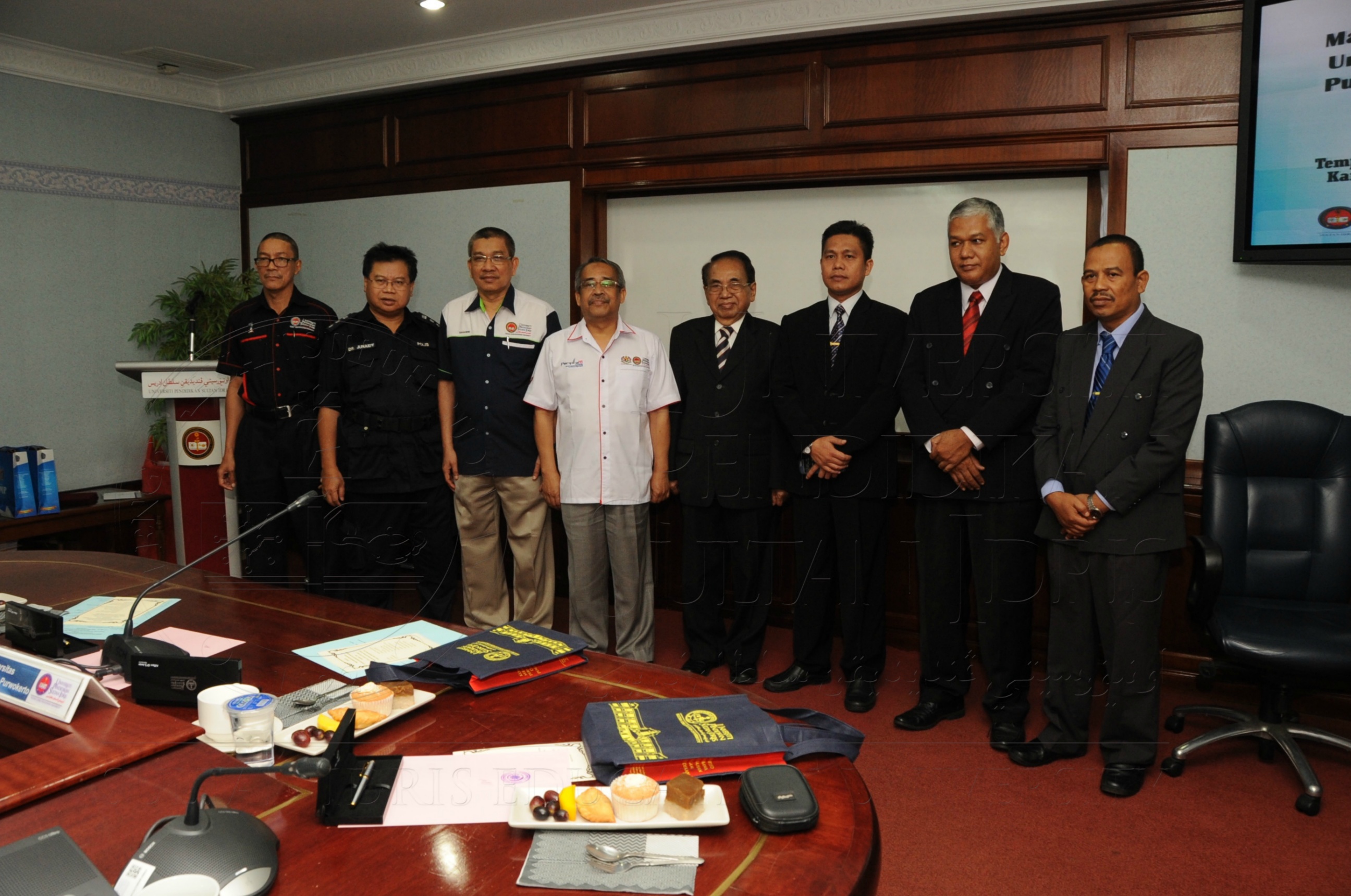 PRO16 6 Mou HAS 7993